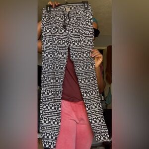 Forever 21 Black and White Patterned Skinny Pants